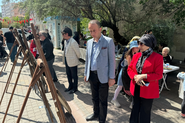 Kütahya’da 19 Mayıs etkinlikleri kapsamında karma sergi açıldı
