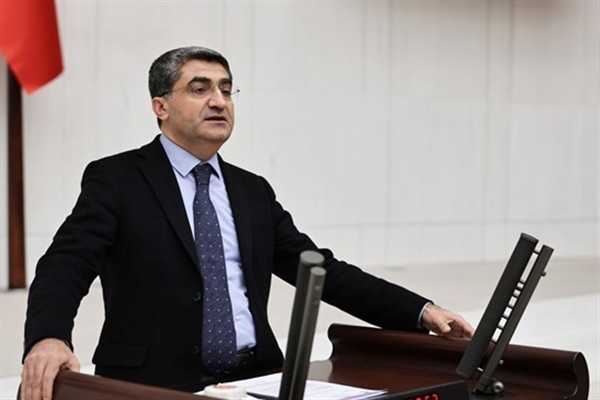 Ekmen: 27 Mayıs şehitlerini rahmetle anıyoruz