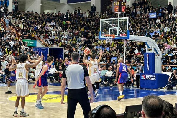 Konya Büyükşehir Belediyespor yarı finalde