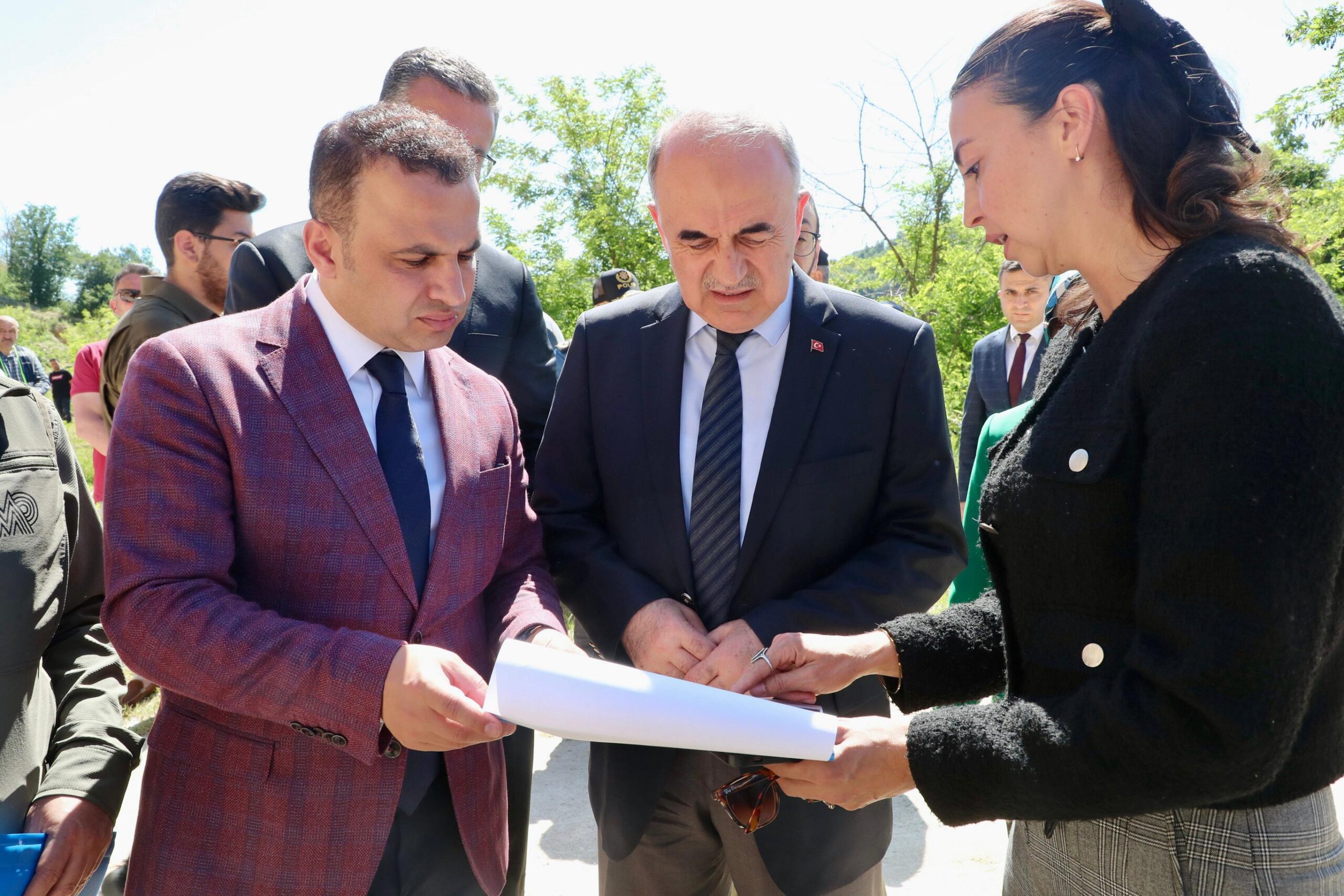 Vali Erol, sokak hayvanları barınağı ve doğal yaşam alanı çalışmalarını inceledi