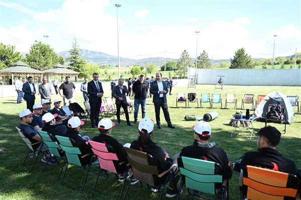 Başkan Altay, Beyşehir Atabey Gençlik ve Eğitim Kampı’nda LİMA öğrencileriyle buluştu