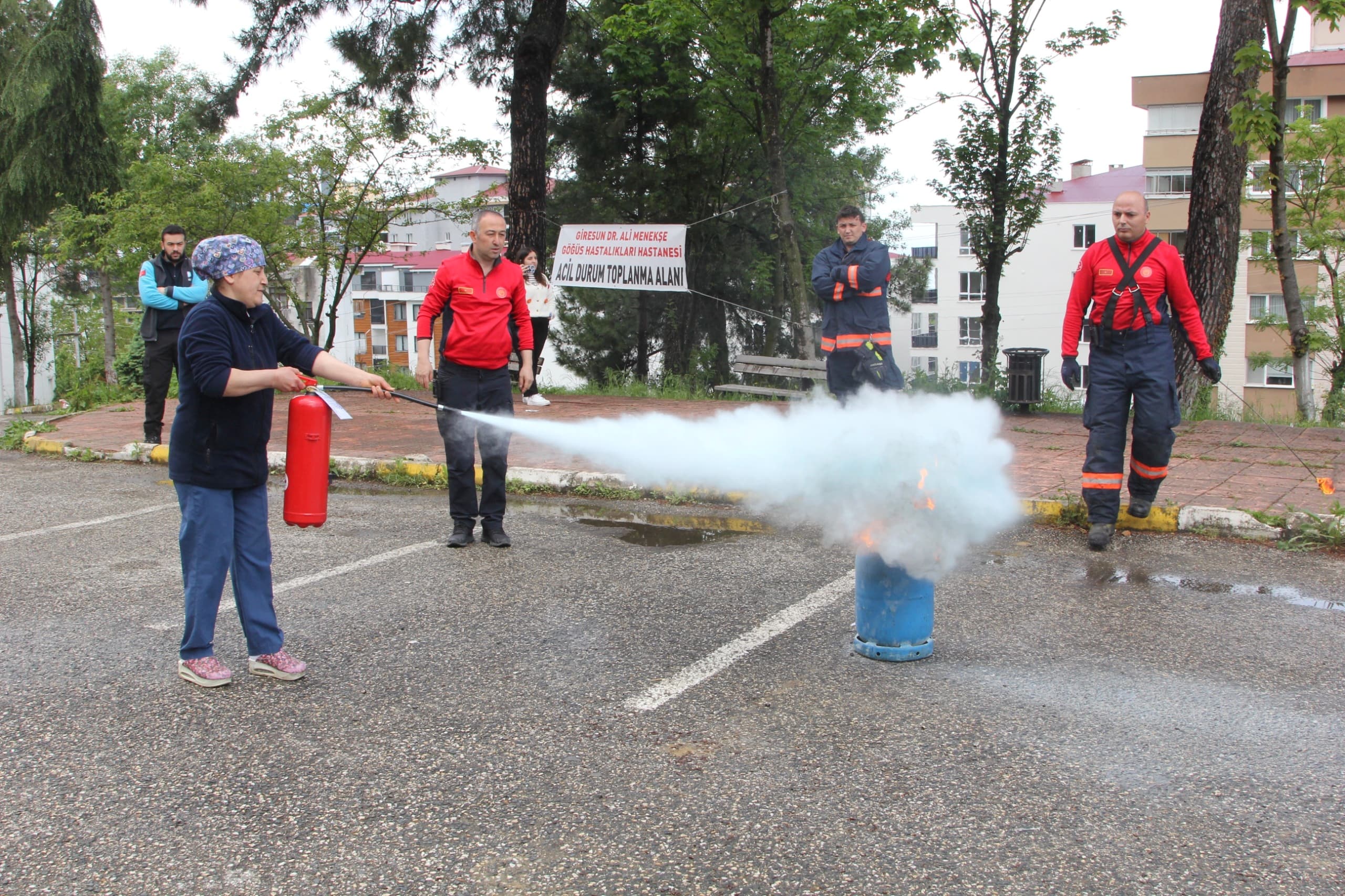 Ali Menekşe Göğüs Hastanesi’nde yangın tatbikatı yapıldı