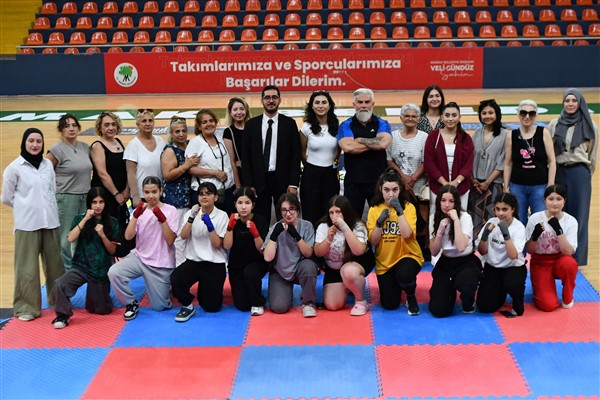 Mamak Belediyesi’nden kadınlara yönelik panel