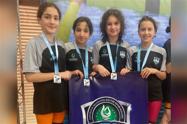 ÇESK’in yüzücülerinden 35 madalya