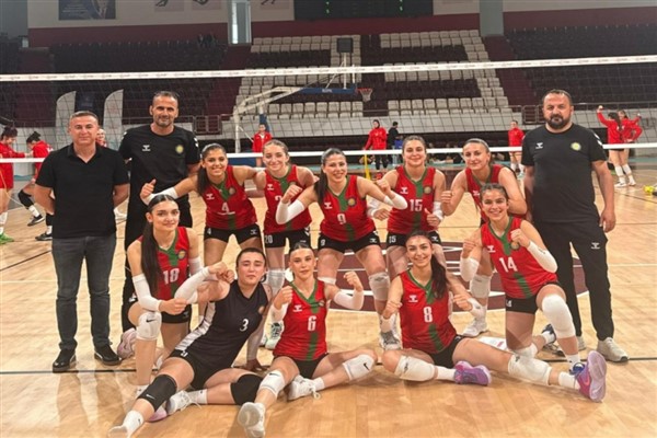 DBB Genç Kadınlar Voleybol Takımı Türkiye Şampiyonası’na galibiyetle başladı