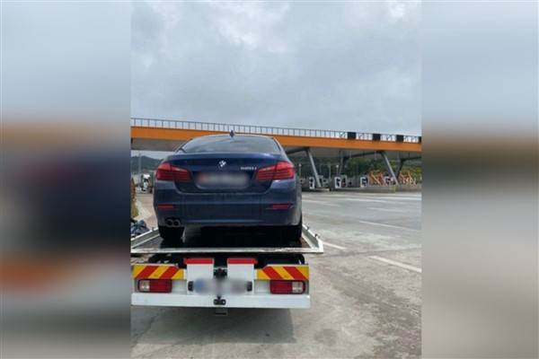 Bursa’da çakarlı araç sürücüsüne ceza