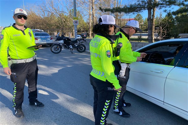 Karaman’da çeşitli güvenlik ve trafik operasyonları düzenlendi