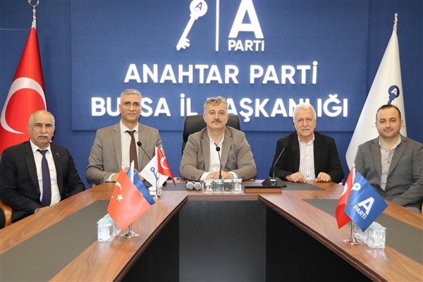 Emekli ve Emekçiler Dernekleri Federasyonu’ndan Anahtar Parti’ye ziyaret