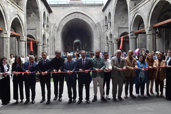 Erzurum’da Genç Sanatçılardan Yıl Sonu Sergisi