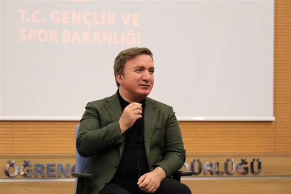 Erzincan Valisi Aydoğdu, öğrencilerle buluştu