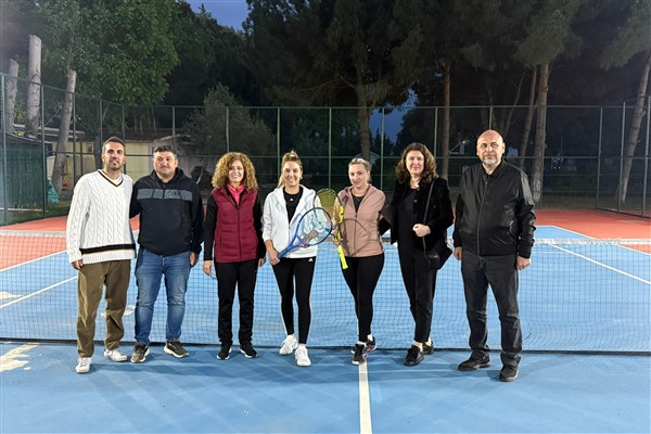 Orhangazi’de 19 Mayıs Tenis Turnuvası