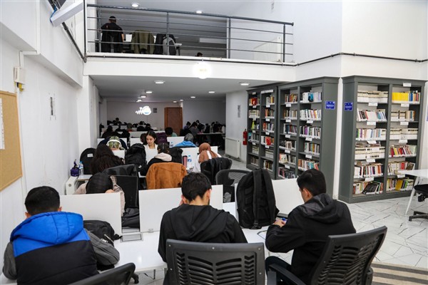 Van’da etüt merkezleri hizmet vermeye devam ediyor