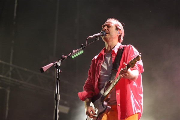 Bursa’da ‘Mor ve Ötesi’ konser verdi