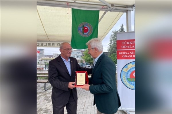 Erdem’e tarıma katkılarından dolayı plaket