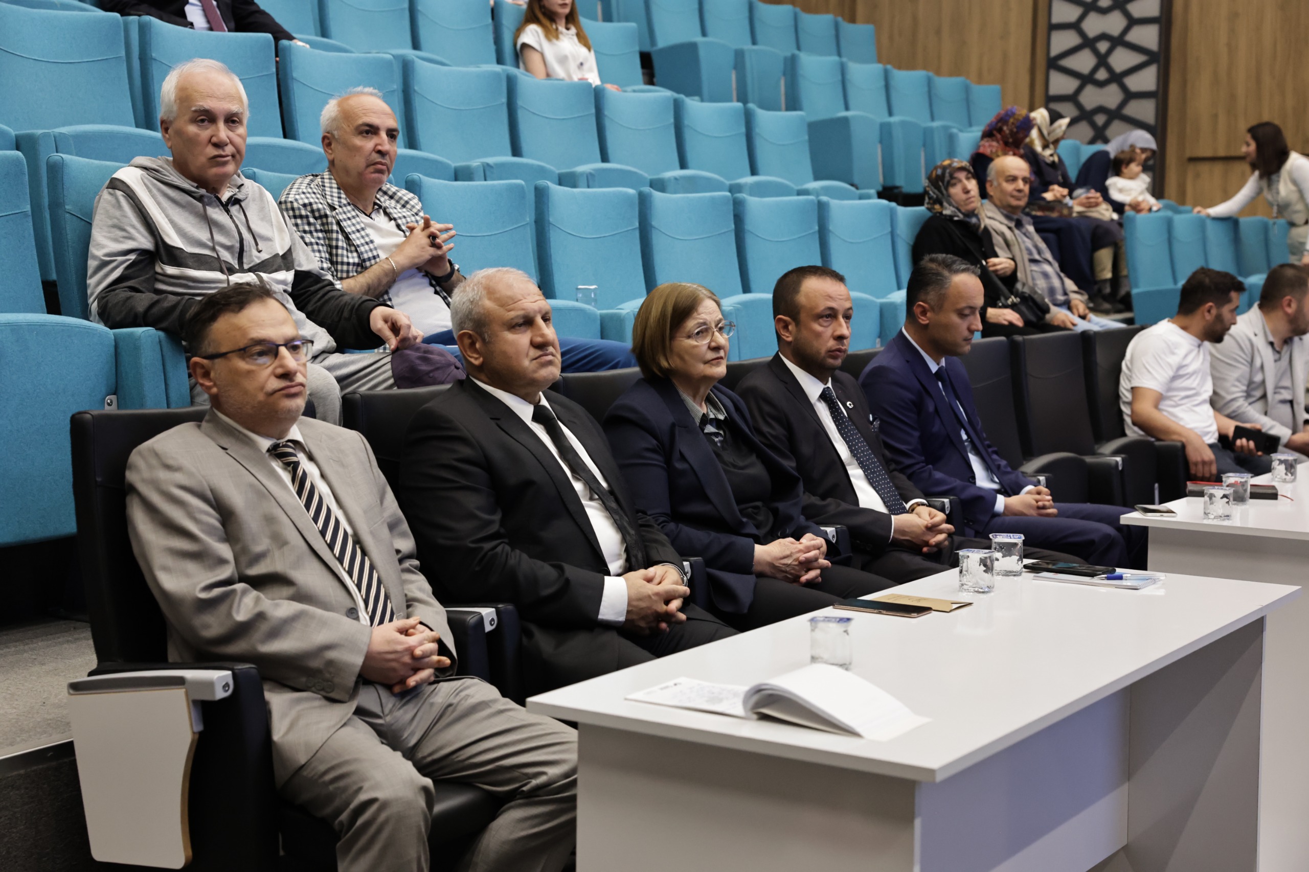 Kütahya’da Halk Günü Toplantıları ile vatandaşların talepleri değerlendiriliyor