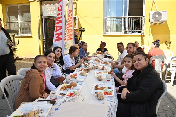 Vatandaşlar Hıdırellez kahvaltısında bir araya geldi