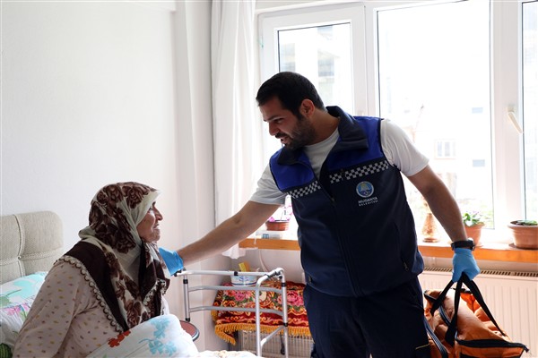 Mudanya’da ihtiyaç sahiplerine ücretsiz sağlık ve destek hizmeti veriliyor