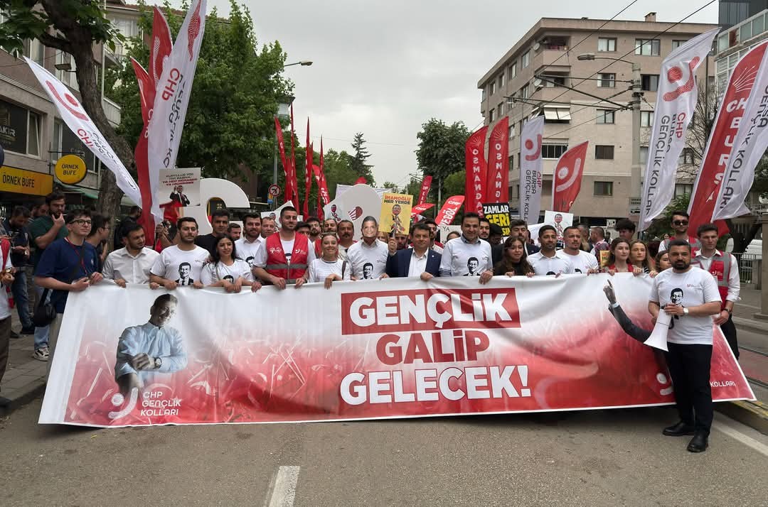 CHP Gençlik Kolları, Bursa mitingine katıldı
