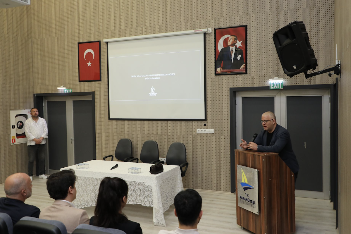 Karamürsel’de meclis üyelerine kentsel dönüşüm eğitimi verildi