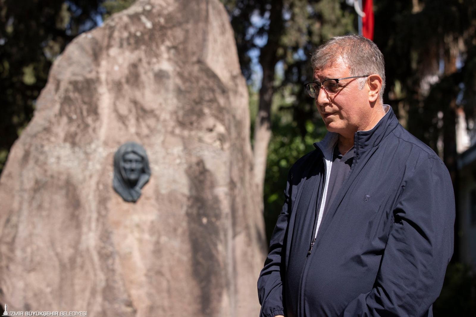 Başkan Tugay, Zübeyde Hanım’ın kabrini ziyaret etti