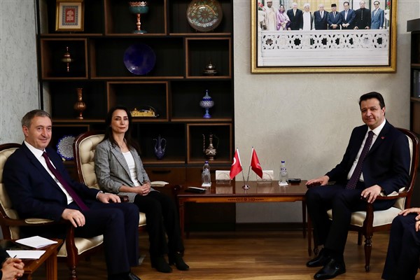 Arıkan, DEM Parti Eş Genel Başkanları Bakırhan ve Oruç’u ağırladı