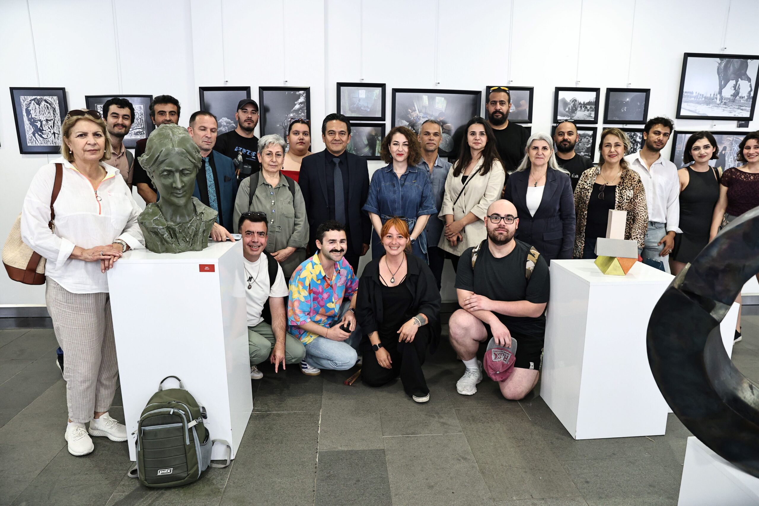 Antalya’da “Ata’ya Saygı” sergisi açıldı