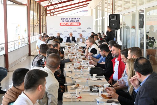 Başkan Başdeğirmen, Şehir Hastanesi bölgesindeki eczacı ve esnafla görüştü