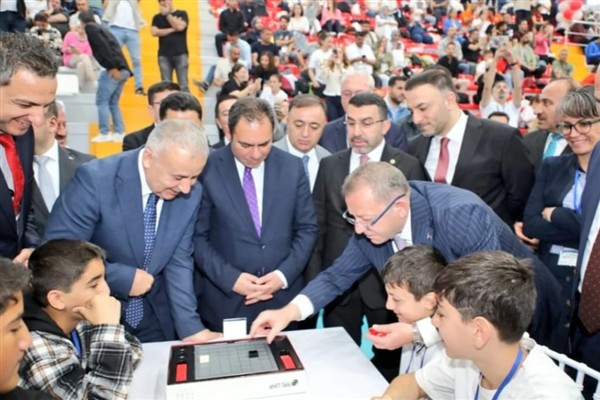 Kars’ta Akıl ve Zeka Oyunları Türkiye Finali başladı