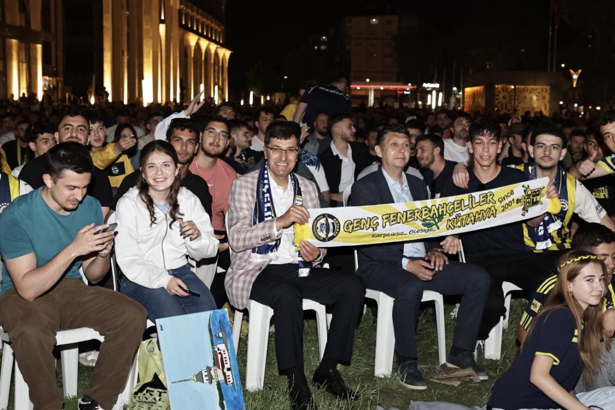 Kütahya’da dev ekranda Euroleague izlendi