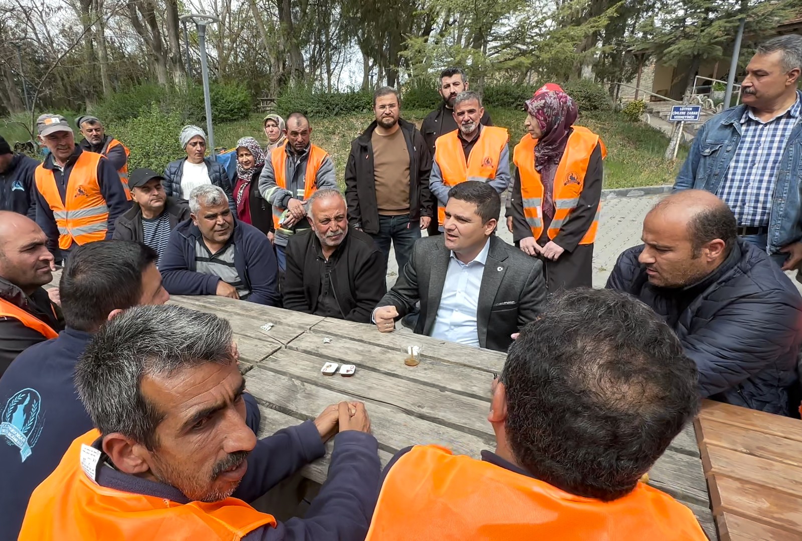 Başkan Koçak’tan işçilere 1 Mayıs ikramiyesi