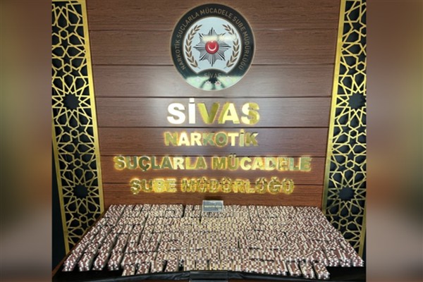 Sivas’ta 13 bin 821 sentetik ecza hap ele geçirildi