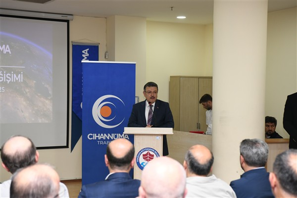 Genç: Tarih bizi hakkın üstün tutulduğu bir döneme çağırıyor