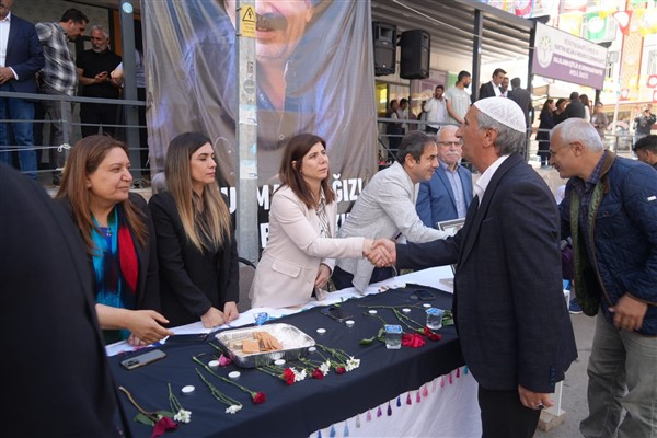 Eş Başkan Bucak, Önder için kurulan taziyeyi ziyaret etti