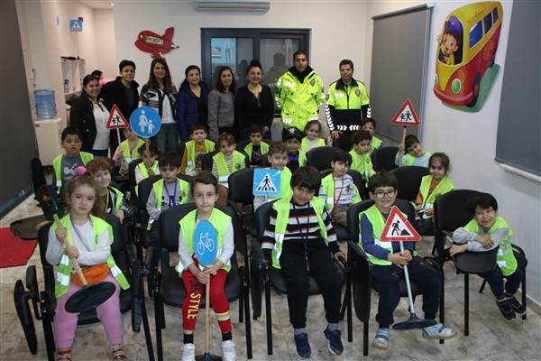 Kartal Belediyesi’nden öğrencilere Trafik Haftası’nda etkinlik