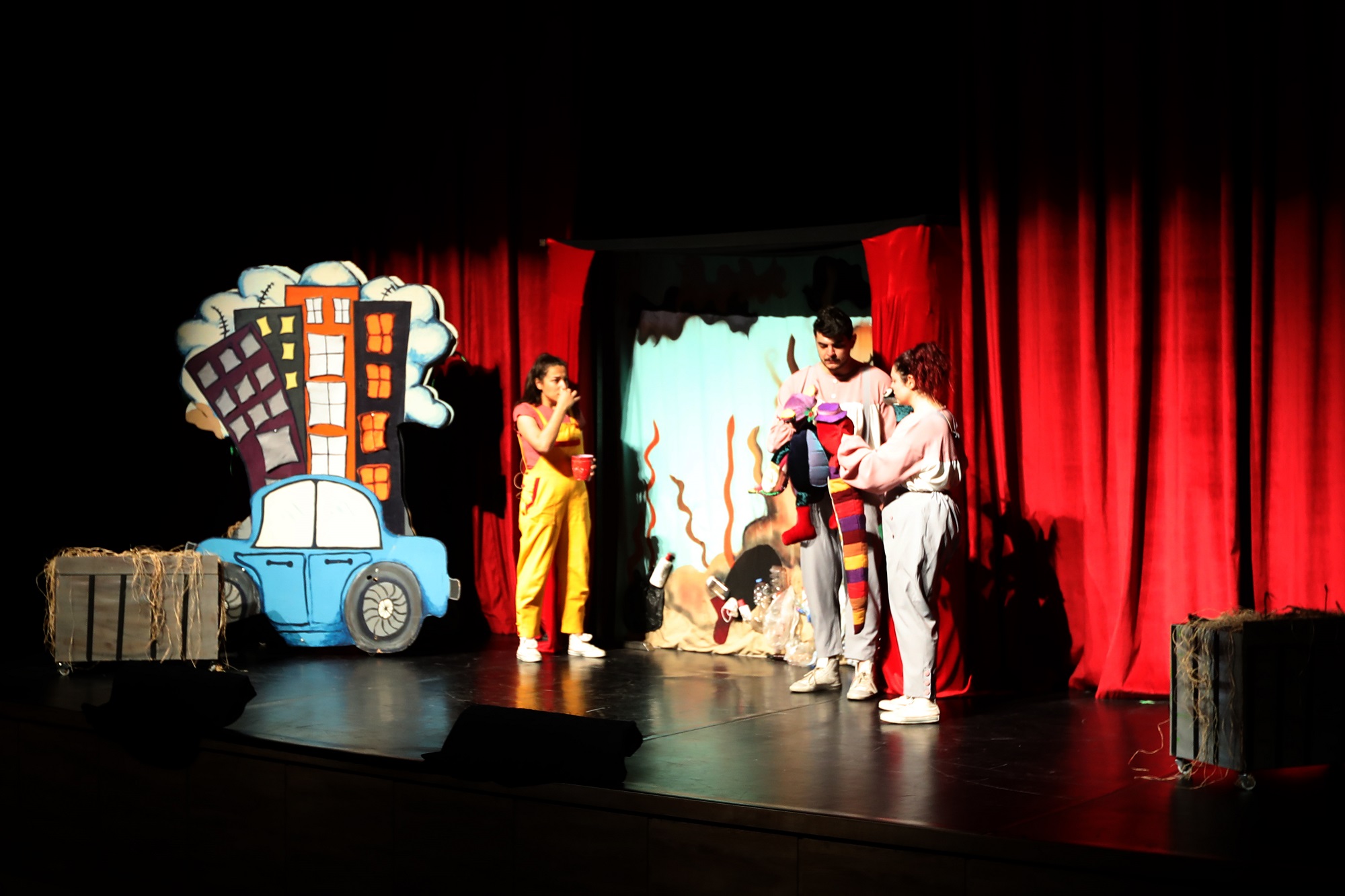 Gaziantep’te “Toprak Dostları” oyunu seyirciyle buluştu