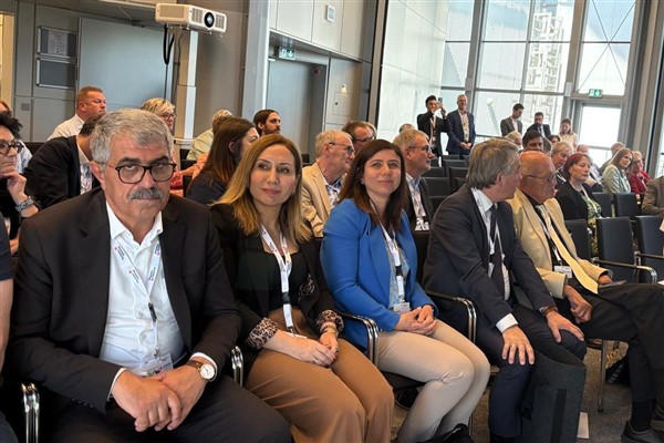 Eş Başkan Bucak, Alman Belediyeler Birliği Genel Kurulu’na katıldı