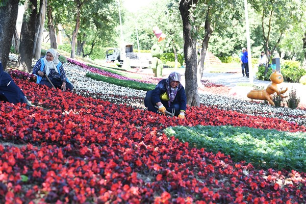 Osmangazi’de yaz dönemi çiçek ekimleri başladı