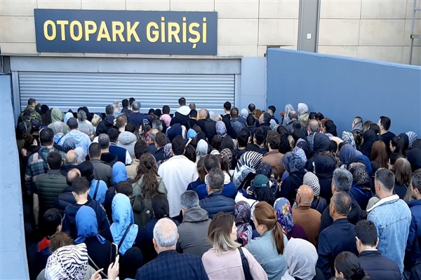 “Garaj Günleri” isimli indirim günlerine vatandaşlar ilgi gösterdi