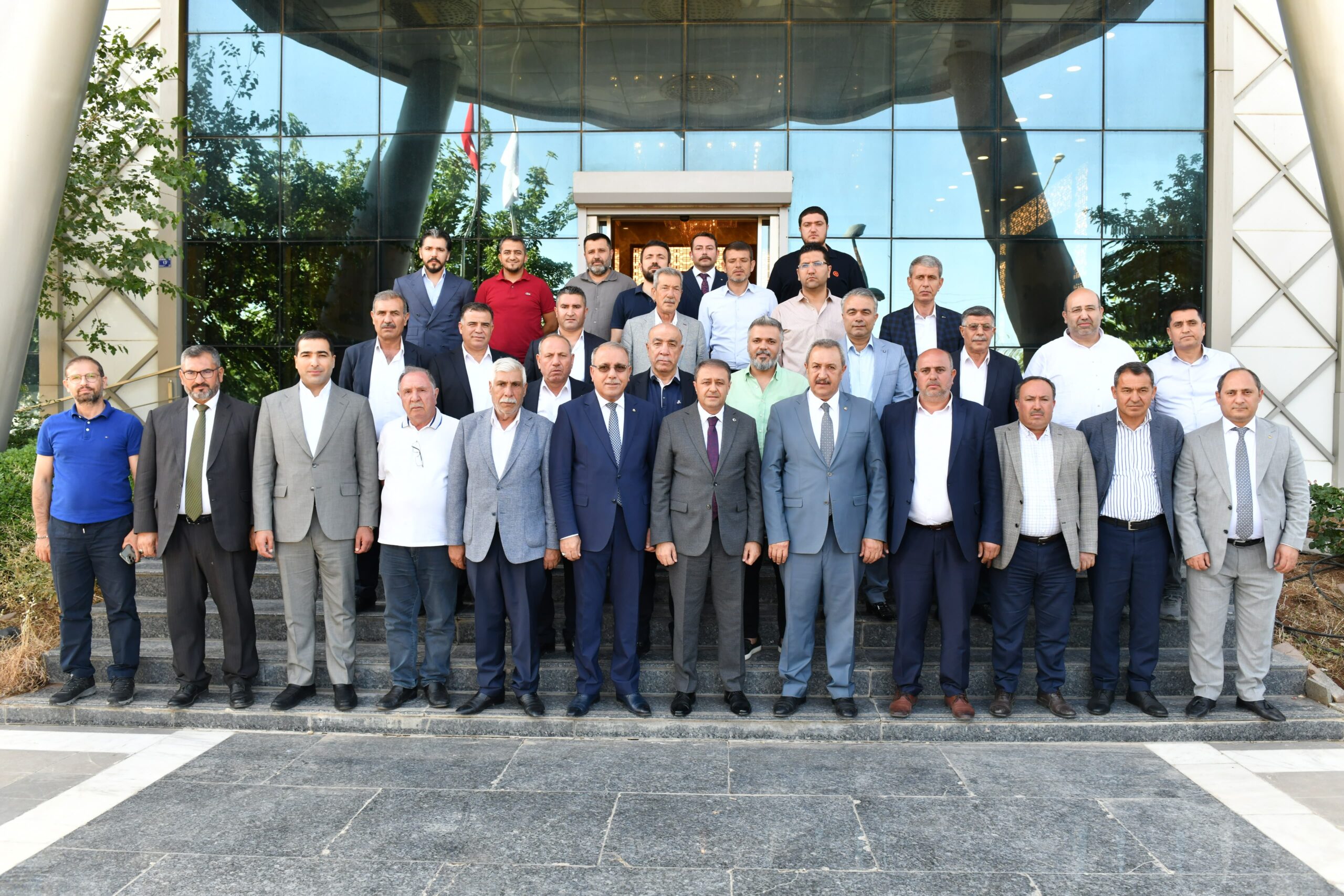 Vali Şıldak, sanayi ve üreticilerle buluştu