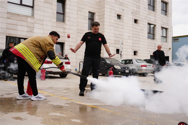 Düzce’de akaryakıt istasyonu çalışanlarına yangın eğitimi verildi