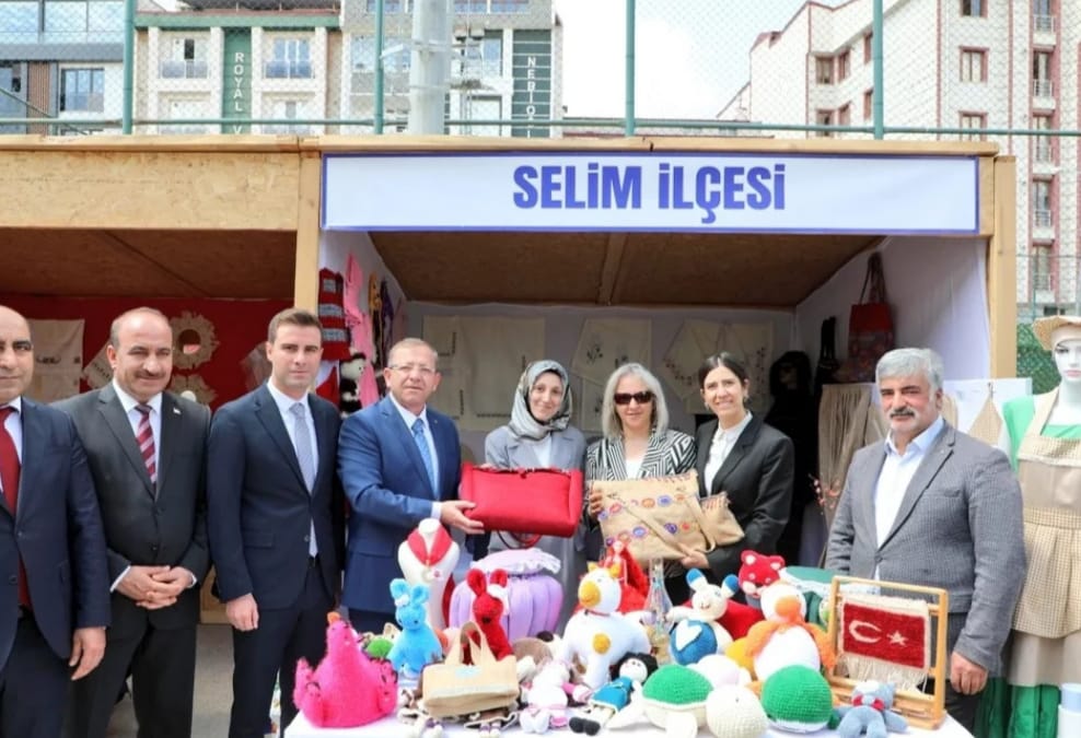 Kars’ta Hayat Boyu Öğrenme Haftası sergisi açıldı