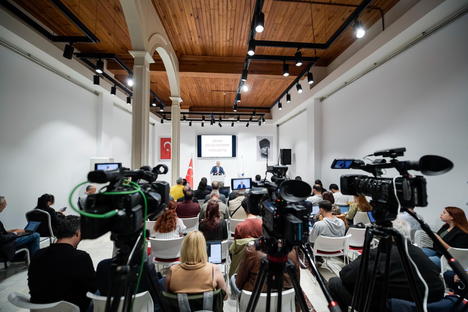 Başkan Tugay, kent gündemine ilişkin açıklamalar yaptı