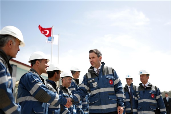 Bakan Bayraktar: Türkiye, çok büyük bir iletim şebekesine sahip