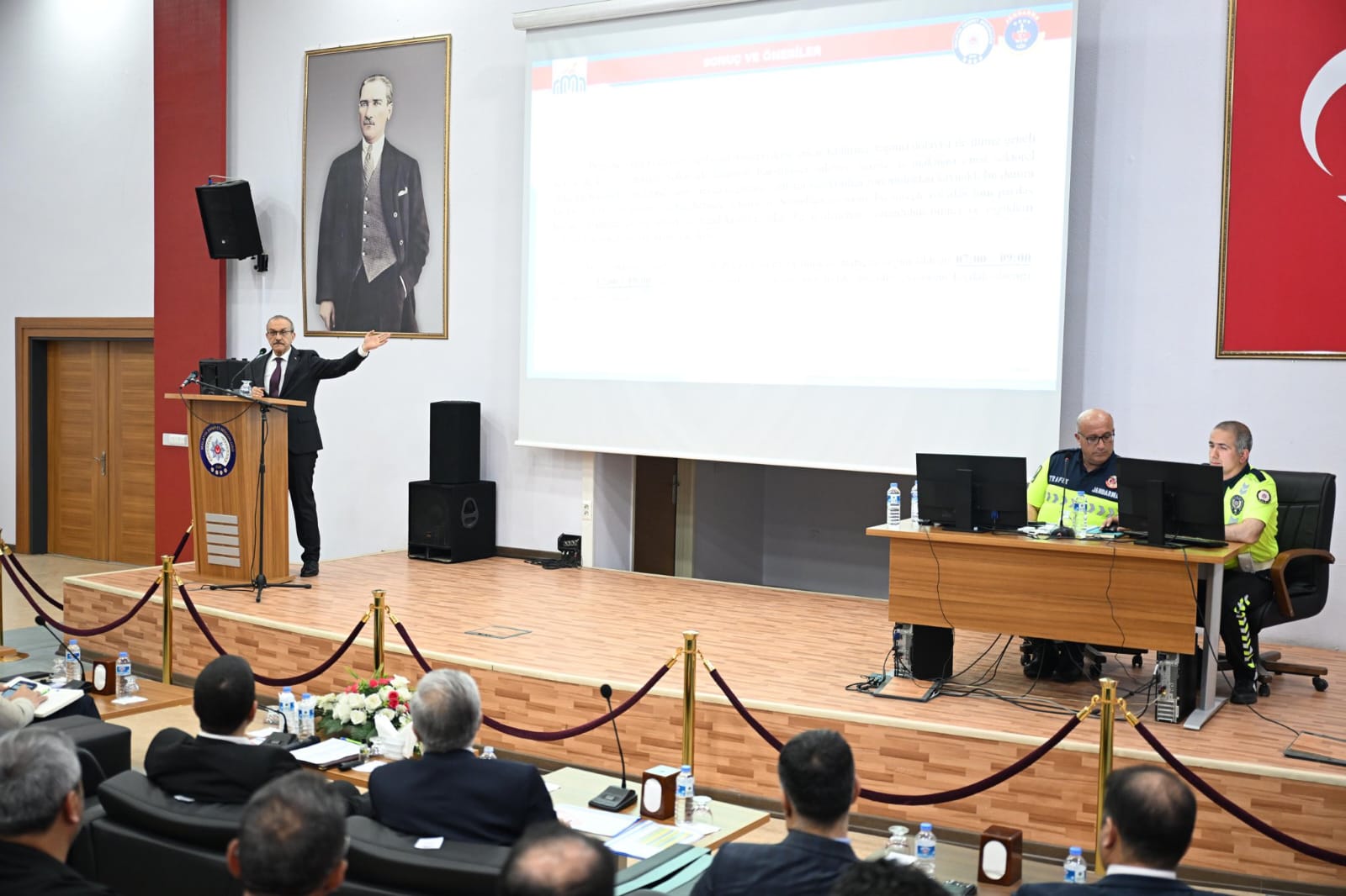 Vali Yavuz, Betoncular ve Hafriyatçılarla İstişare Toplantısı gerçekleştirildi