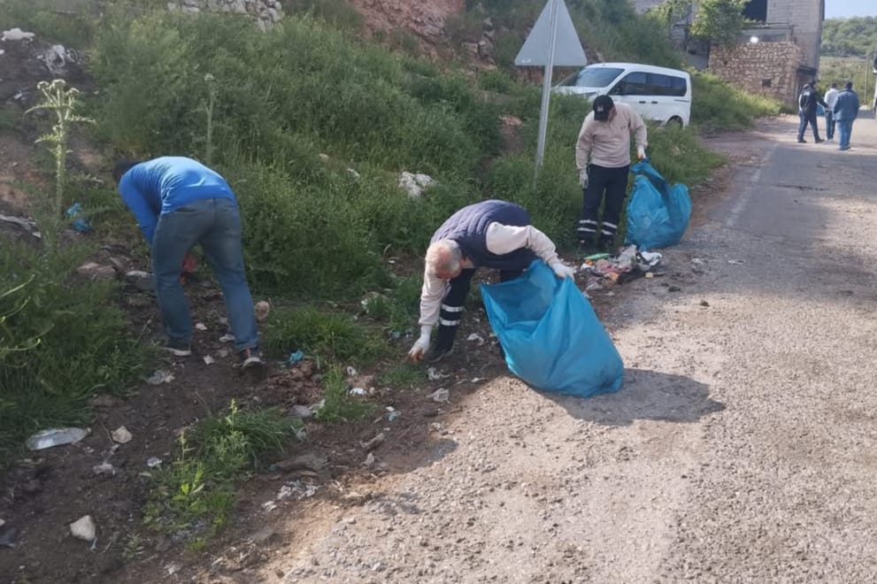 Silvan Belediyesi, kırsal mahallelerde temizlik çalışmalarını sürdürüyor