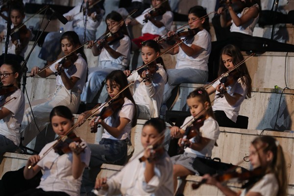 Gemlik’in genç sanatçıları, 19 Mayıs’ta yeteneklerini sergiledi