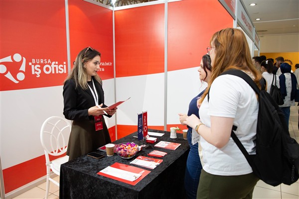 Bursa Büyükşehir Belediyesi, Kariyer Fuarı’nda yerini aldı