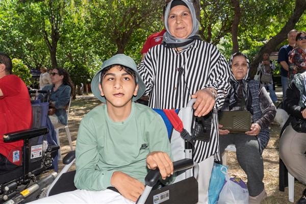 İnciraltı Engelliler Merkezi’nde “Çarşamba Eğlencesi” düzenlendi