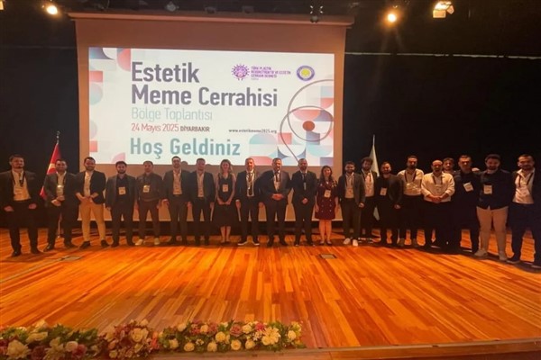 Dicle Üniversitesi’nde “Estetik Meme Cerrahisi Bölge Toplantısı” düzenlendi