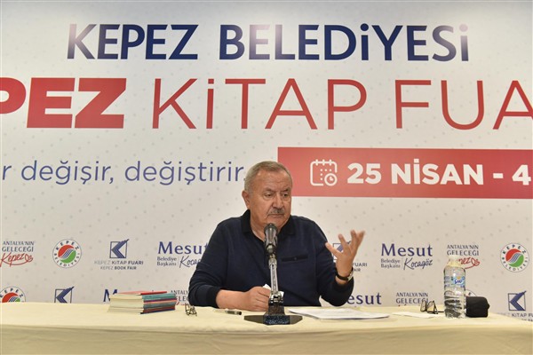 Şair Erbaş, Kepez Kitap Fuarı’na konuk oldu